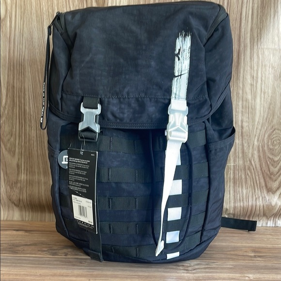 NWT Nike bag Black and Gray Men's Backpack